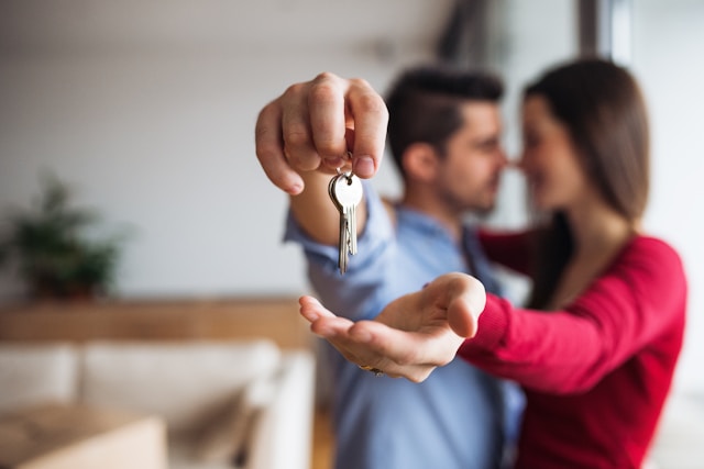 How Mortgage Brokers Help Make Spousal Buyouts Smoother and Faster